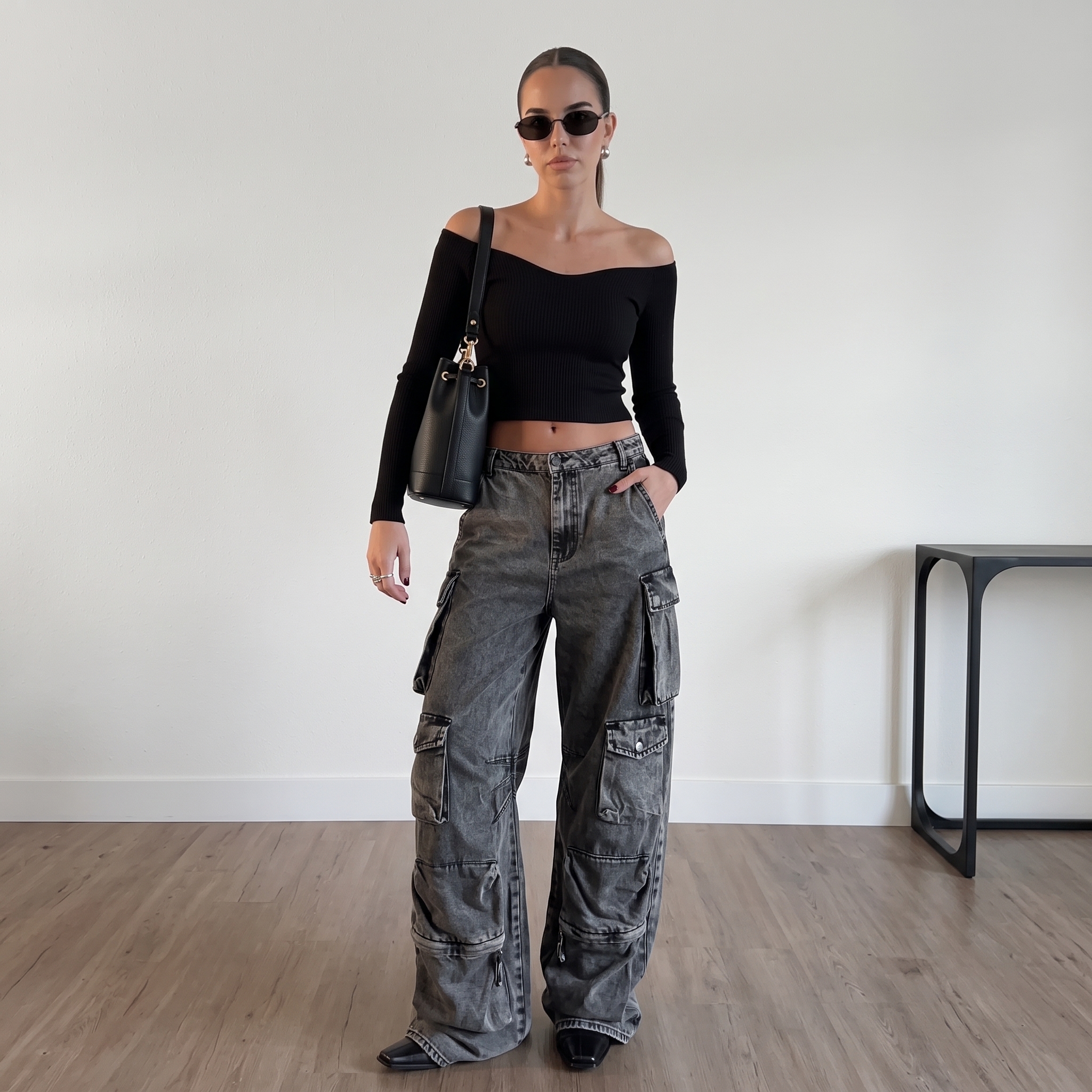 Cargo pants with black top outfit