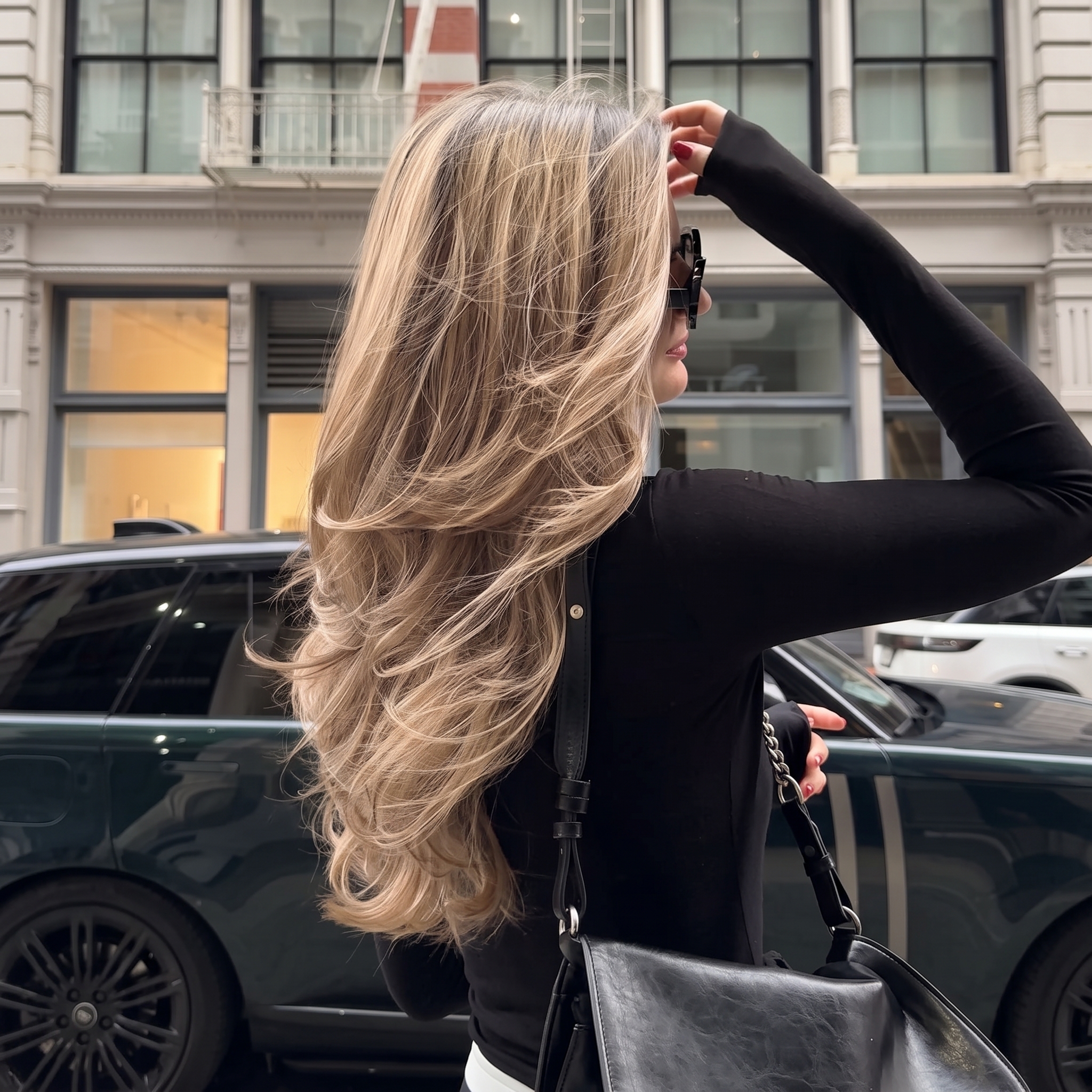 Classic bouncy blonde blowout hairstyle