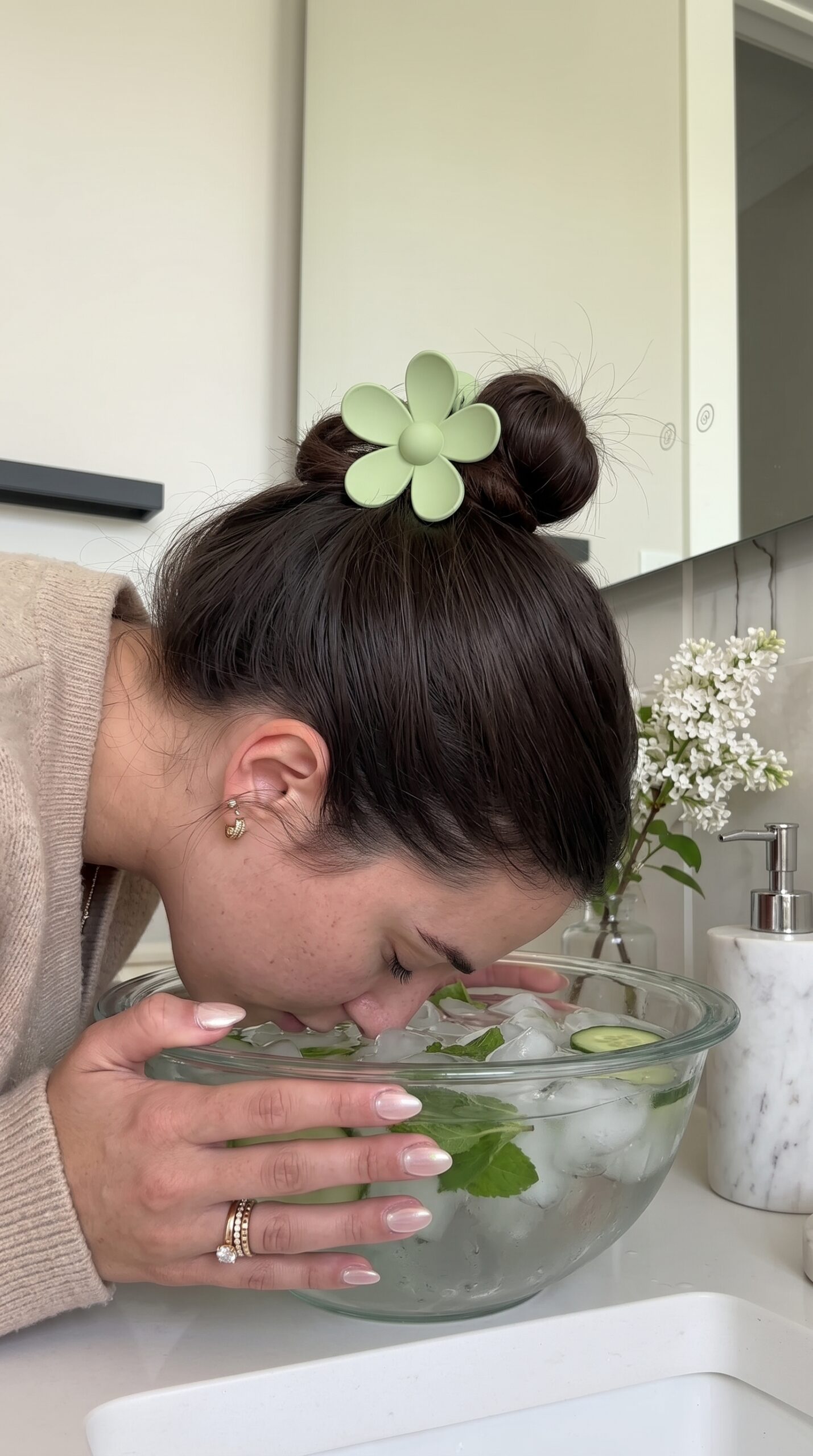 Face icing morning beauty routine how to look prettier instantly