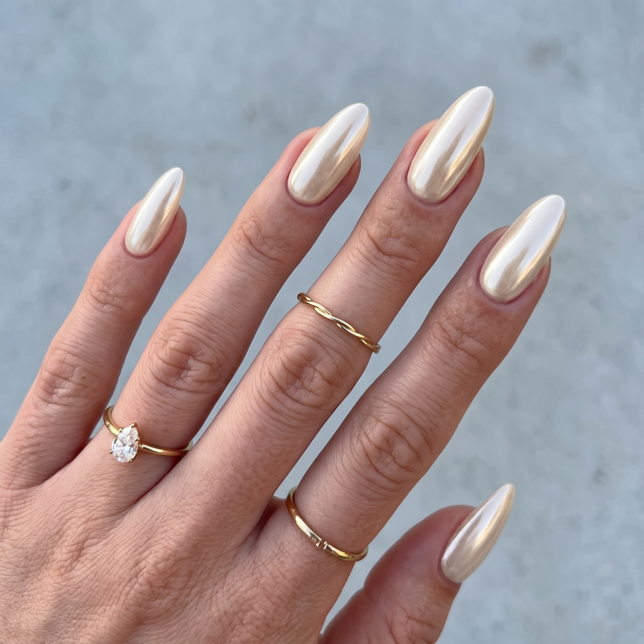 Nude chrome shine graduation nails