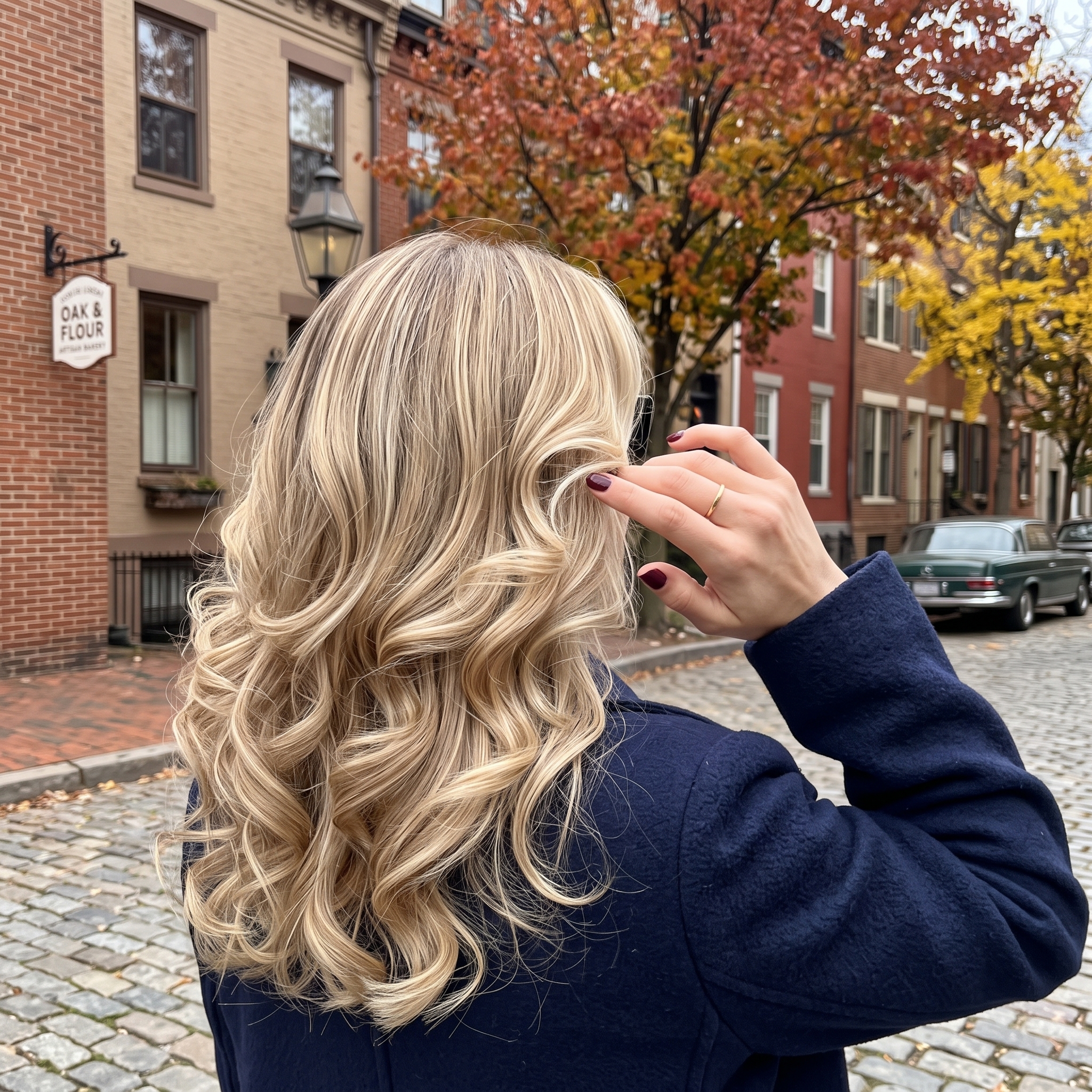 Old money blonde blowout hairstyle
